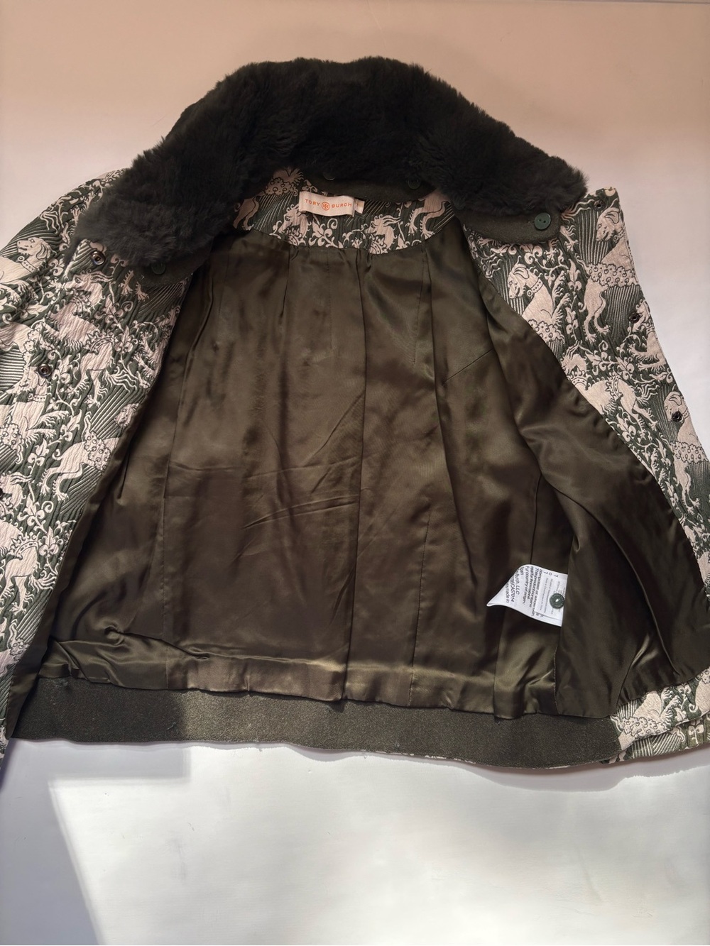 Tory Burch Green and White print Jacket with Dark faux fur collar and mini skirt - Picture 6 of 13
